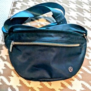 Lululemon city adventurer 2.5L belt bag